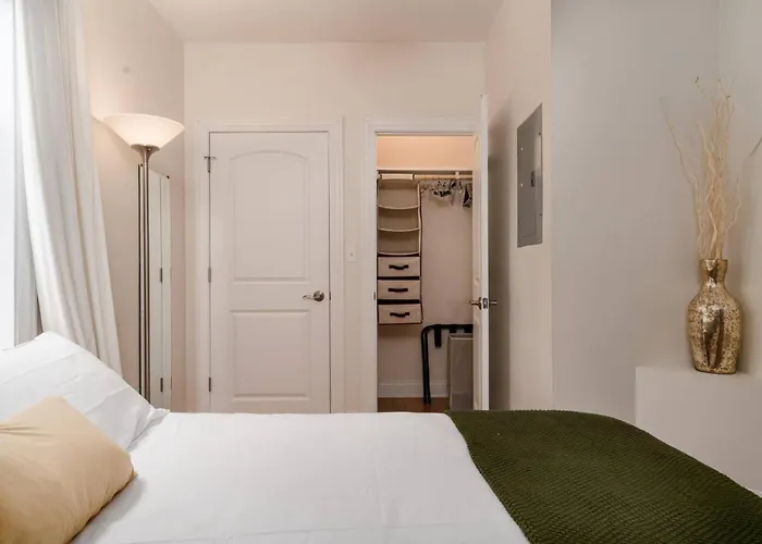 Flexhome East Village - Modern 2br - Quiet Street Chicago